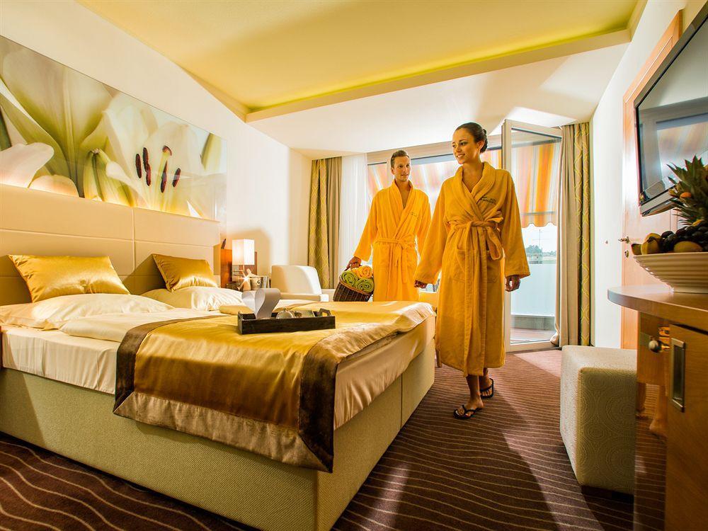 Hotel Vier Jahreszeiten Loipersdorf Fürstenfeld Eksteriør bilde